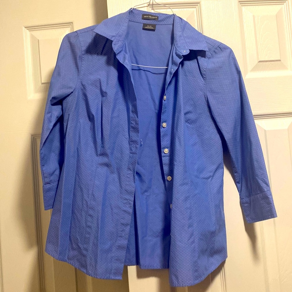Van Heusen 3/4 Sleeve Ladies Button Up Dress Shirt